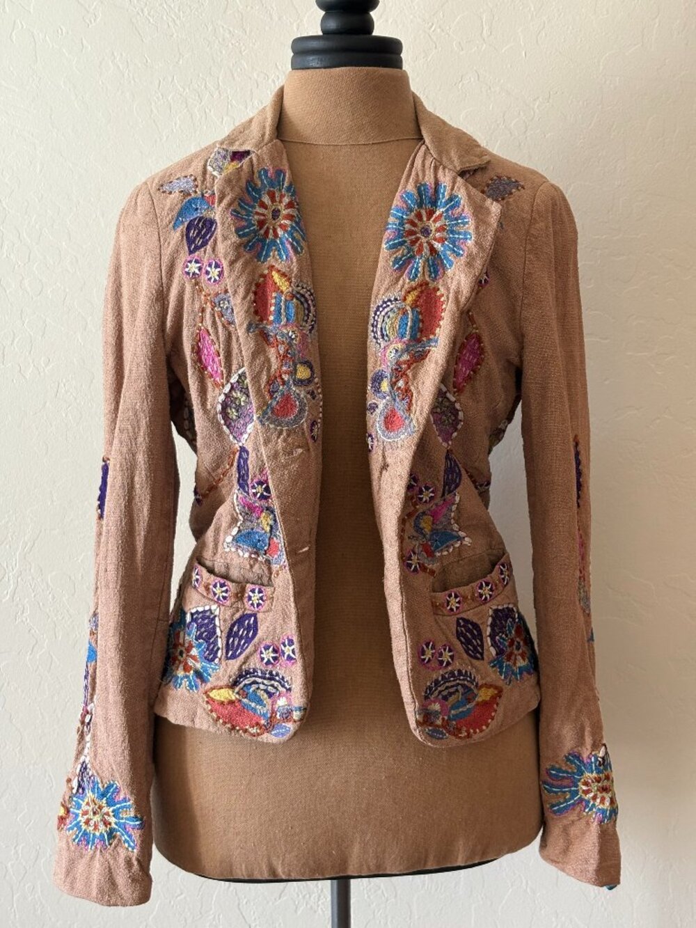 Pinko embroidered jacket/blazer. Brown.